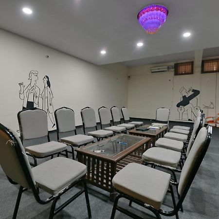Hotel Admire Inn "Atta Market, Noida Sector 18" מראה חיצוני תמונה