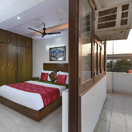 Hotel Admire Inn "Atta Market, Noida Sector 18" מראה חיצוני תמונה