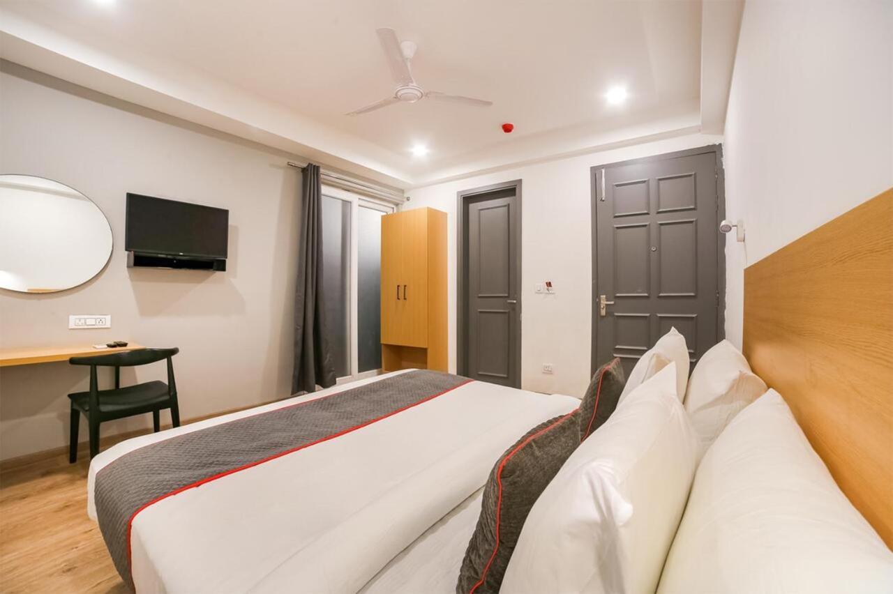 Hotel Admire Inn "Atta Market, Noida Sector 18" מראה חיצוני תמונה