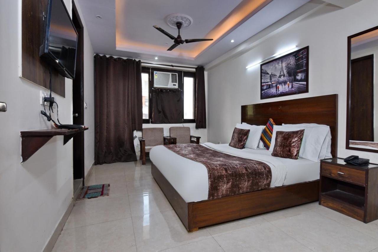 Hotel Admire Inn "Atta Market, Noida Sector 18" מראה חיצוני תמונה