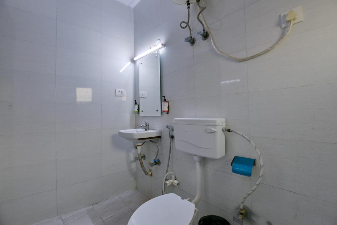 Hotel Admire Inn "Atta Market, Noida Sector 18" מראה חיצוני תמונה