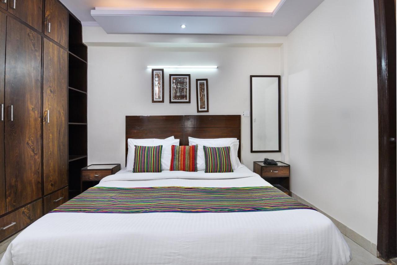 Hotel Admire Inn "Atta Market, Noida Sector 18" מראה חיצוני תמונה