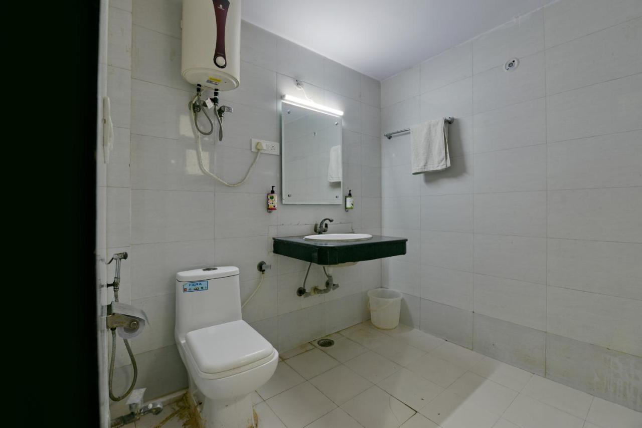 Hotel Admire Inn "Atta Market, Noida Sector 18" מראה חיצוני תמונה