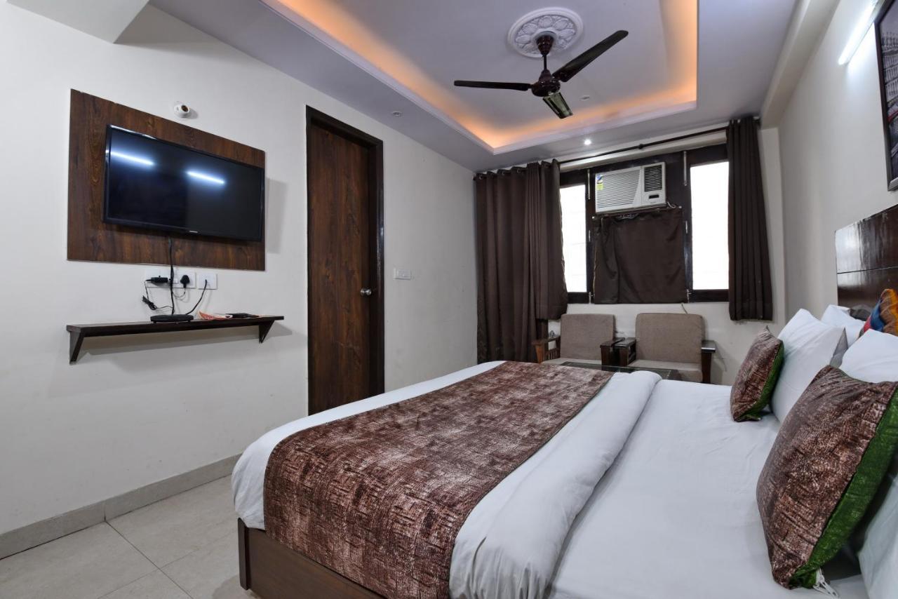 Hotel Admire Inn "Atta Market, Noida Sector 18" מראה חיצוני תמונה