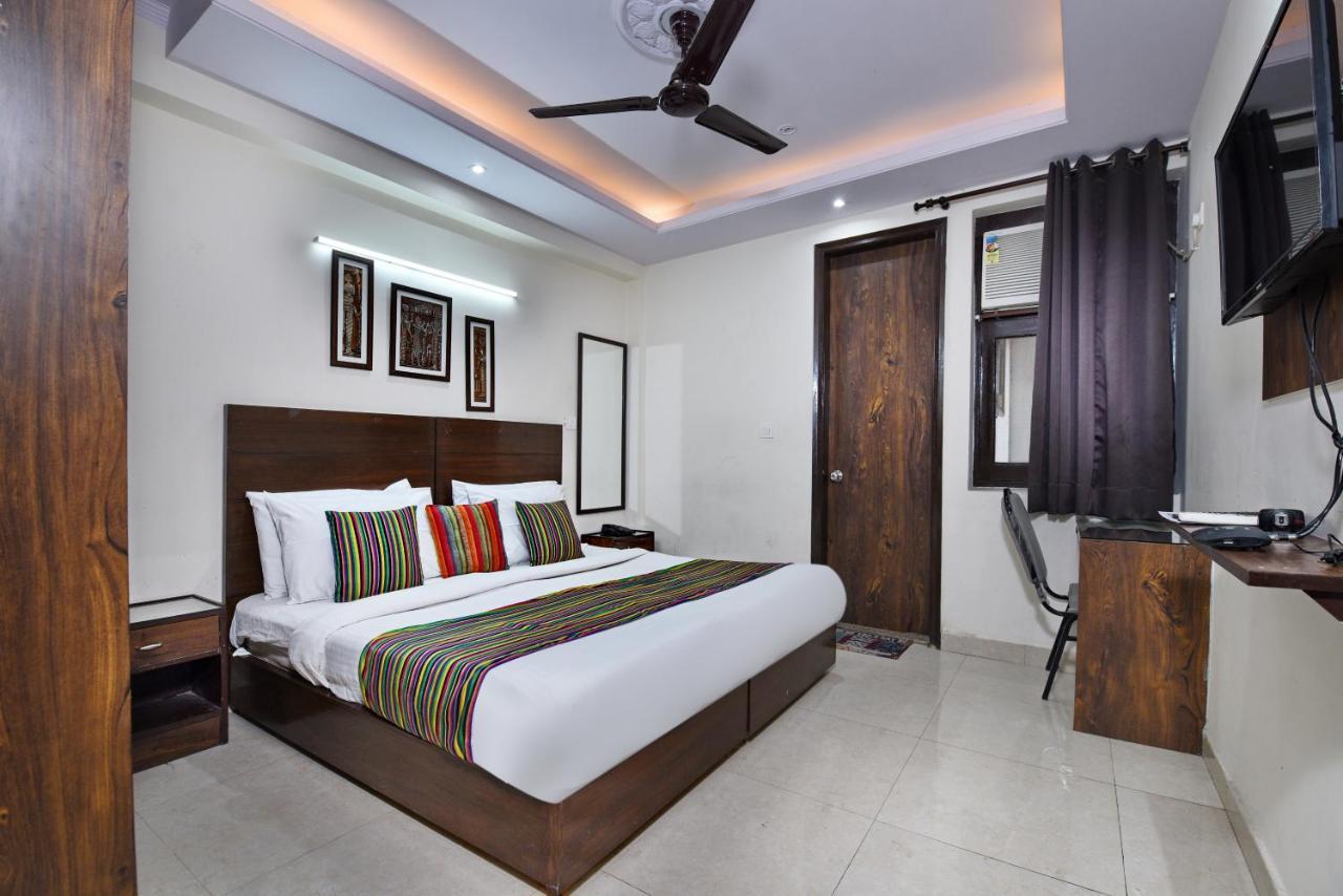 Hotel Admire Inn "Atta Market, Noida Sector 18" מראה חיצוני תמונה