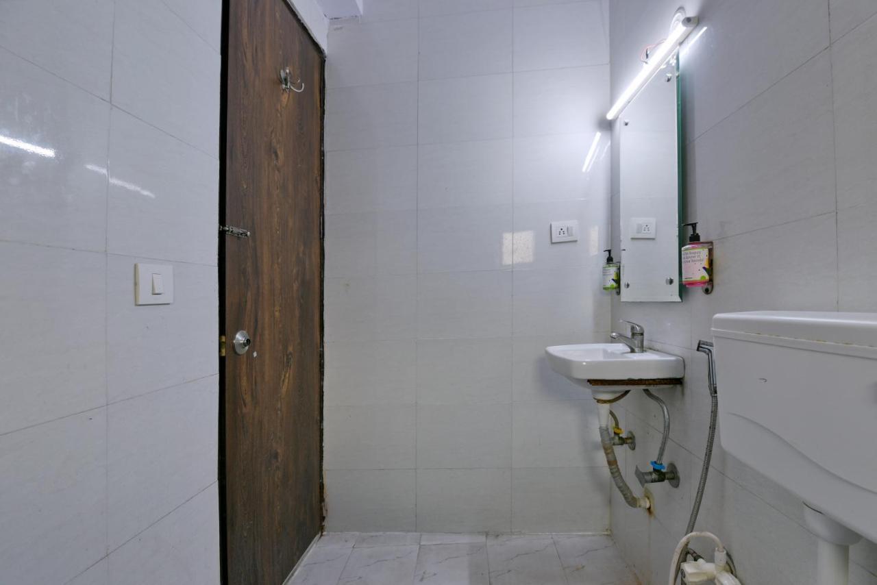 Hotel Admire Inn "Atta Market, Noida Sector 18" מראה חיצוני תמונה